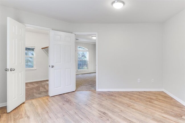 Building Photo - 8310 Broken Branch Dr