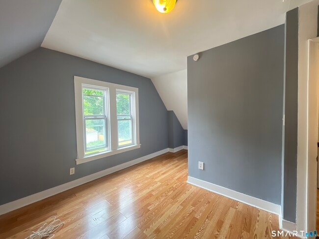 Building Photo - 149 Winchester Ave