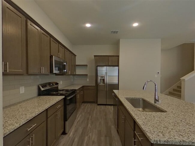 Building Photo - 9835 Willow Creek Commerce Dr