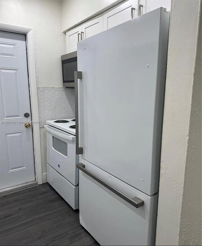 Building Photo - 522 NW 13th Ave