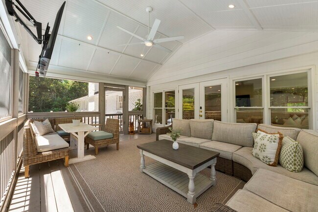 Building Photo - 4470 Chatworth Ct NE