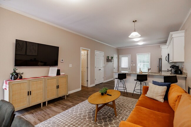 Building Photo - PRE LEASING!! AVAILABLE AUGUST 15TH 2025!!...