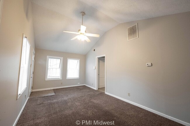 Building Photo - Cozy 1-Bedroom Gem in Indianapolis with Spacious Living – 750 Sq Ft!