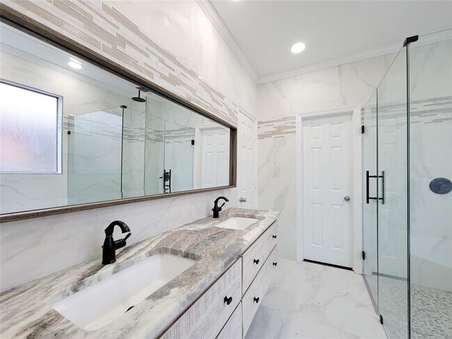 Building Photo - 11130 Celano Dr