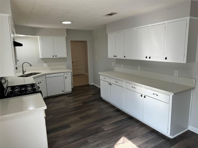 Building Photo - 7920 Findlay St