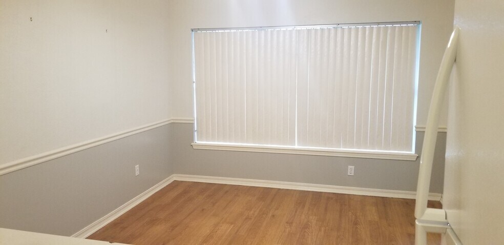 Building Photo - 1603 Williamsburg Dr