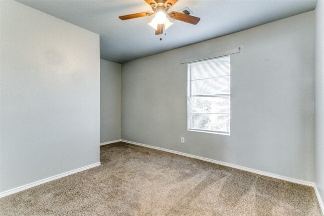Building Photo - 204 Windmere Circle