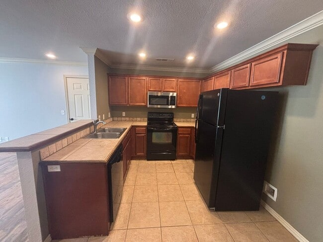 Building Photo - 50-52 S Ray