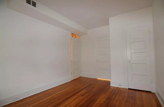 Building Photo - 1333 22nd St NW