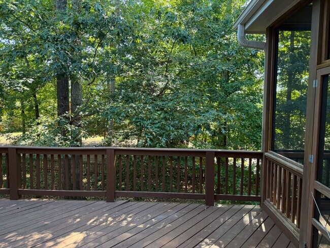 Building Photo - Luxury Living: 4 Bedroom home in Chapel Hill w/ spacious interior | 2 Year Lease Term