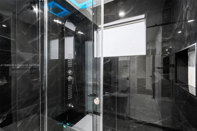 Building Photo - 9405 SW 76th St