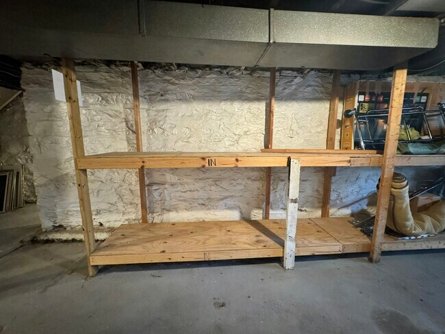Building Photo - 1406 Woodland Dr