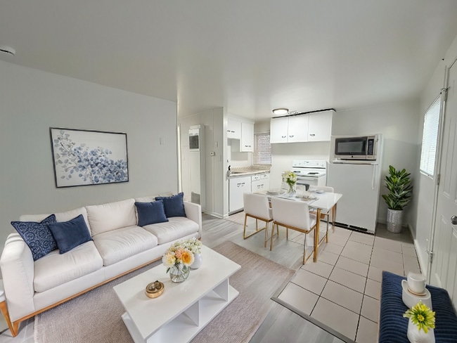 Building Photo - 1291 E Villa Vis Ave