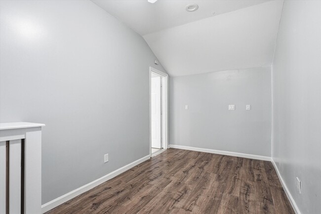 Building Photo - 156 N Broadway