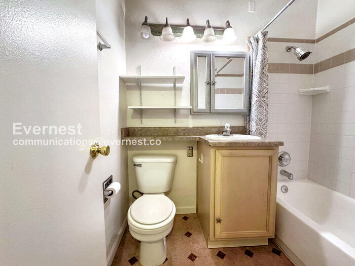 Building Photo - 8023 Wolff St