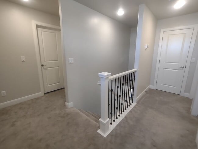Building Photo - 527 N 550 W