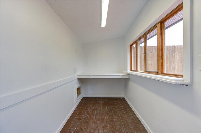 Building Photo - 14142 Rosetta Dr