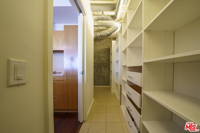 Building Photo - 1155 S Grand Ave