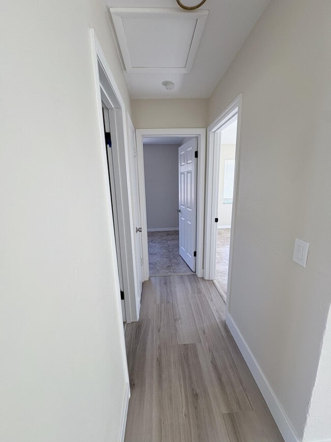 Building Photo - 175 SE El Sito Ct