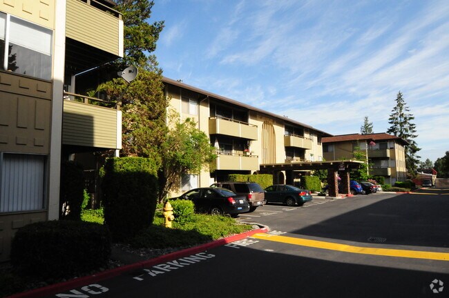 Building Photo - Newporter