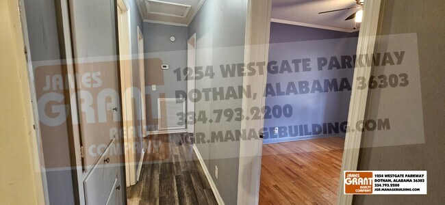Building Photo - 1616 Randall Rd