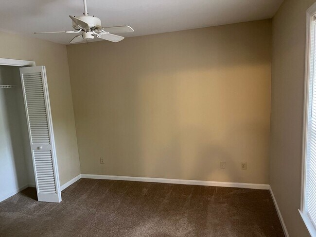 Building Photo - 6611-7227 Bevington Duplex