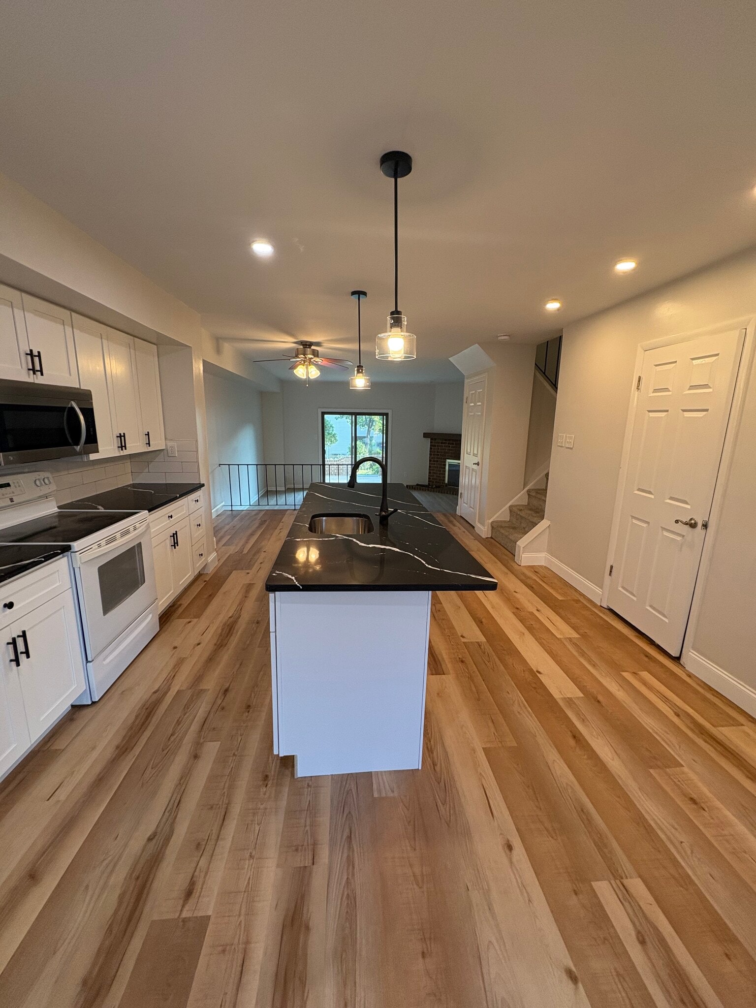 Building Photo - 1017 Beechwood Pl