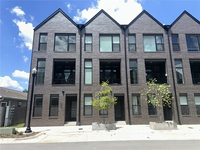 Primary Photo - 428 SW B St
