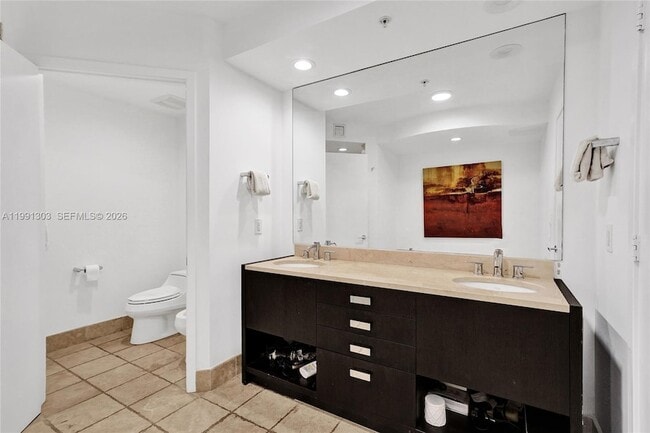 Building Photo - 18201 Collins Ave