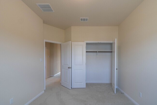 Building Photo - 1660 Coral Sunrise Trl