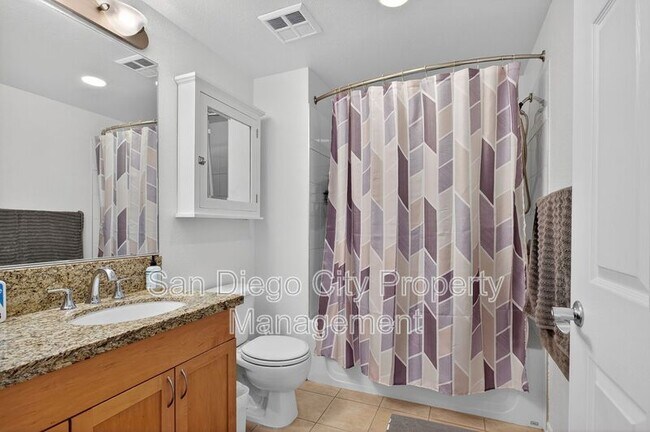 Building Photo - 1240 India St