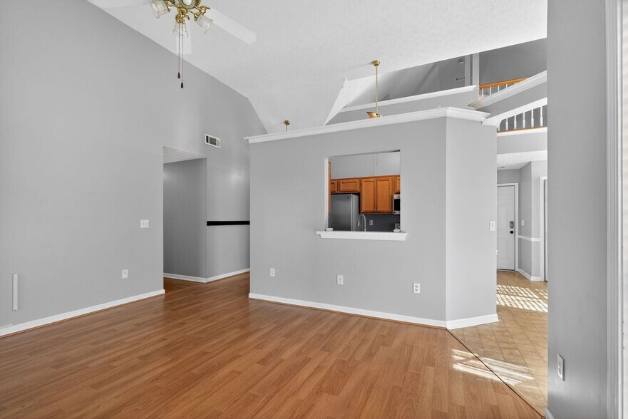 Building Photo - 345 Freeman Dr