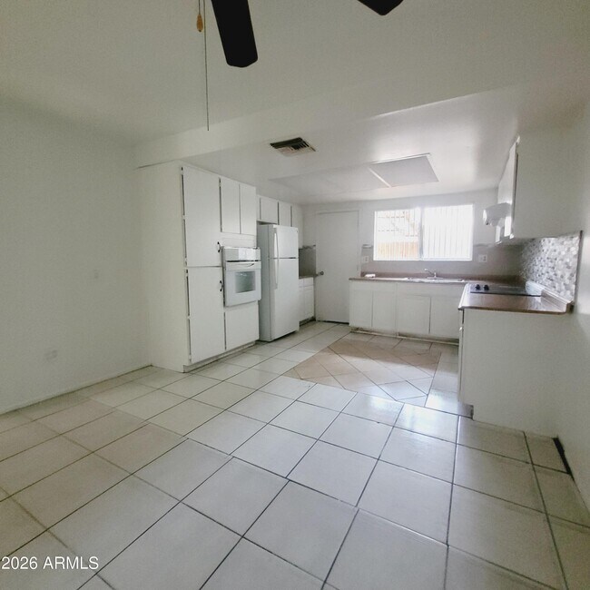 Building Photo - 4424 N 53rd Ln