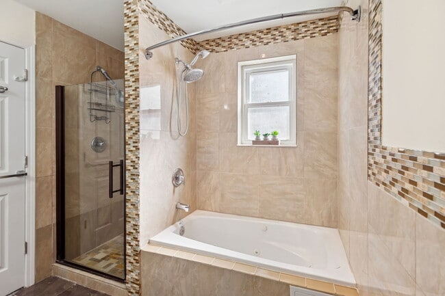 Building Photo - 2011 Brummel St