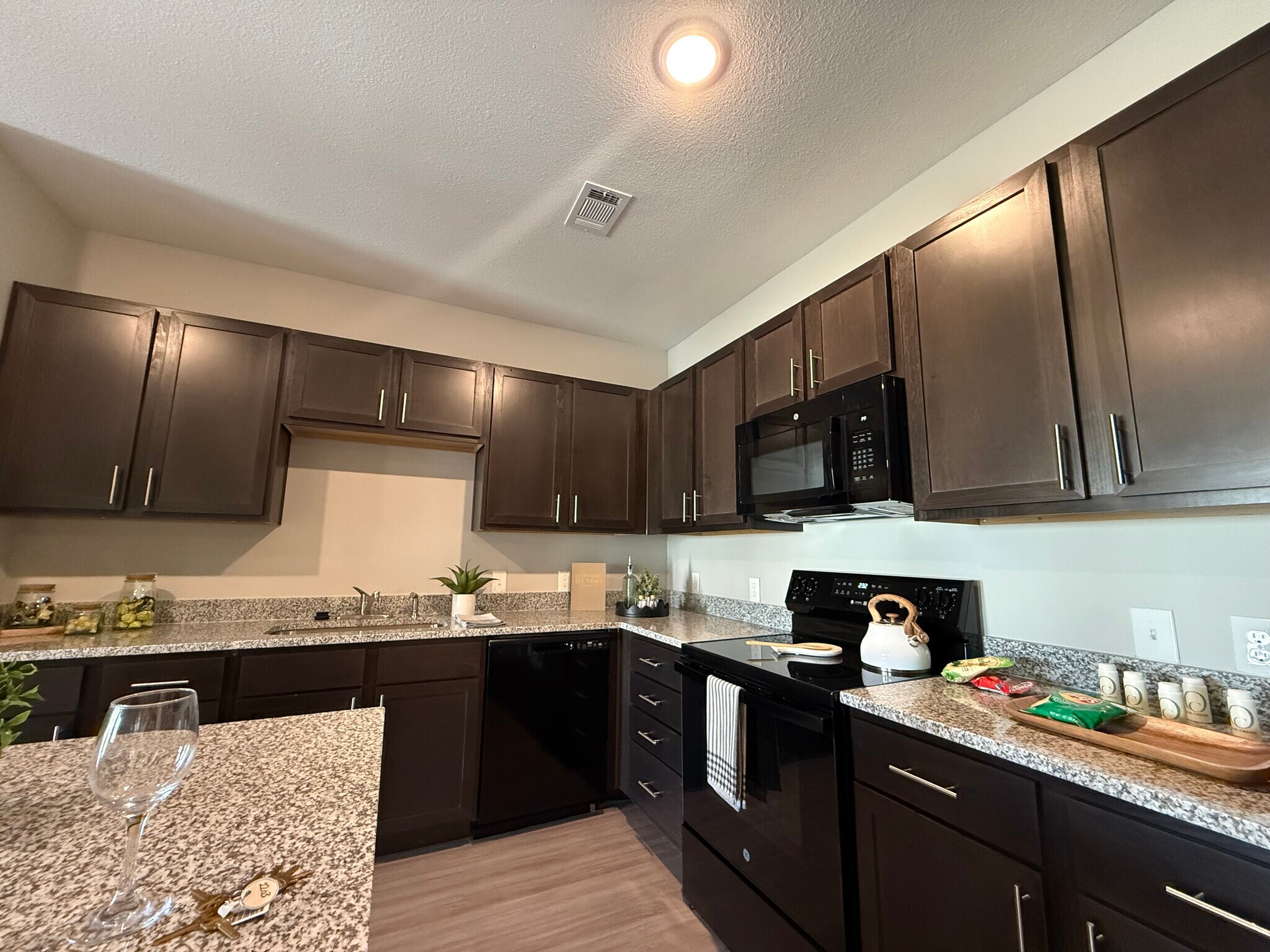 Building Photo - 3144 Gorge Way