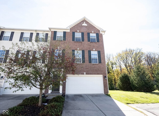 Building Photo - 9009 Mercer Dr