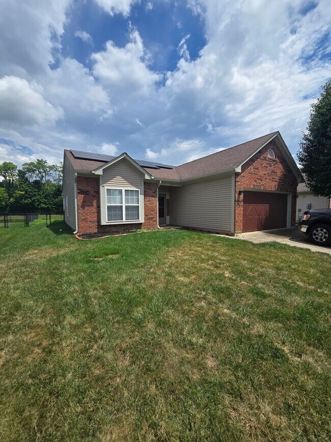 Building Photo - Nice Three Bedroom Home in Franklin, IN