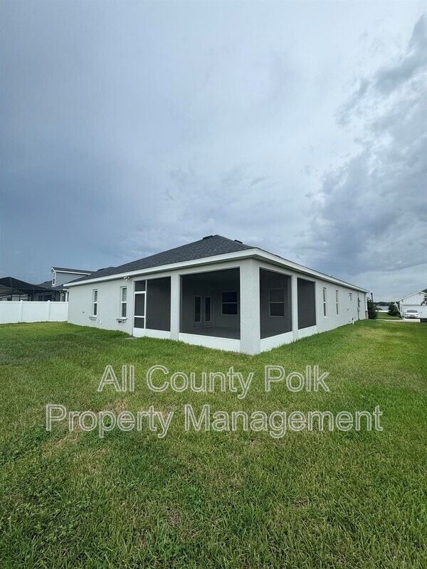 Building Photo - 272 Walkers Point Dr