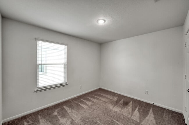 Building Photo - 7314 Madison Cmns Ln
