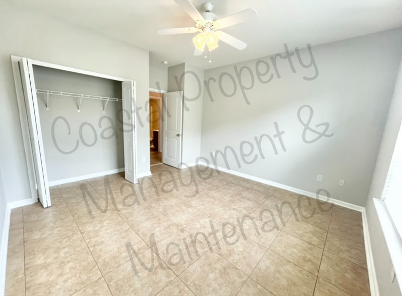 Building Photo - 135 Carolina Oaks Dr