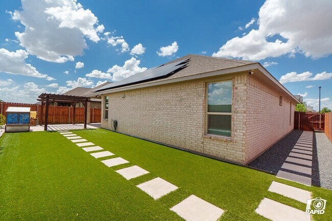 Building Photo - 1904 Lumina Dr