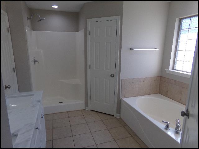 Building Photo - 455 Wisteria Dr