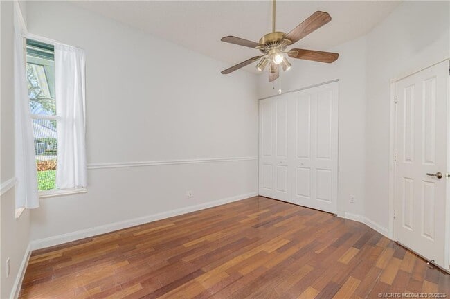 Building Photo - 2102 SW Mayflower Dr