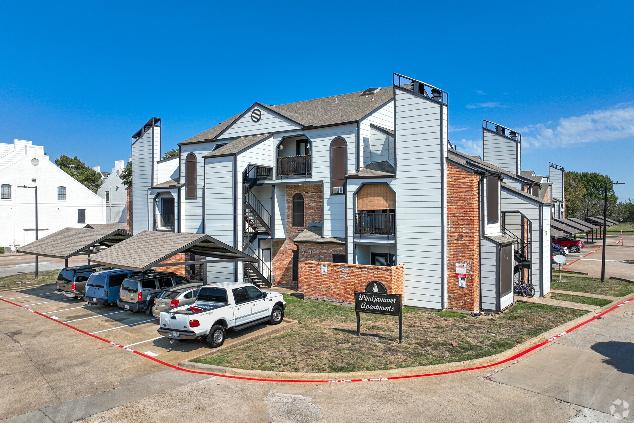 Building Photo - Vista Isle Apartments