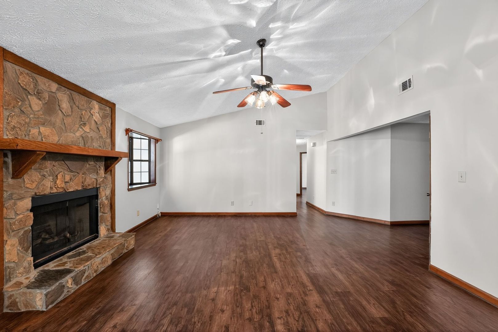 Building Photo - 165 Paces Dr