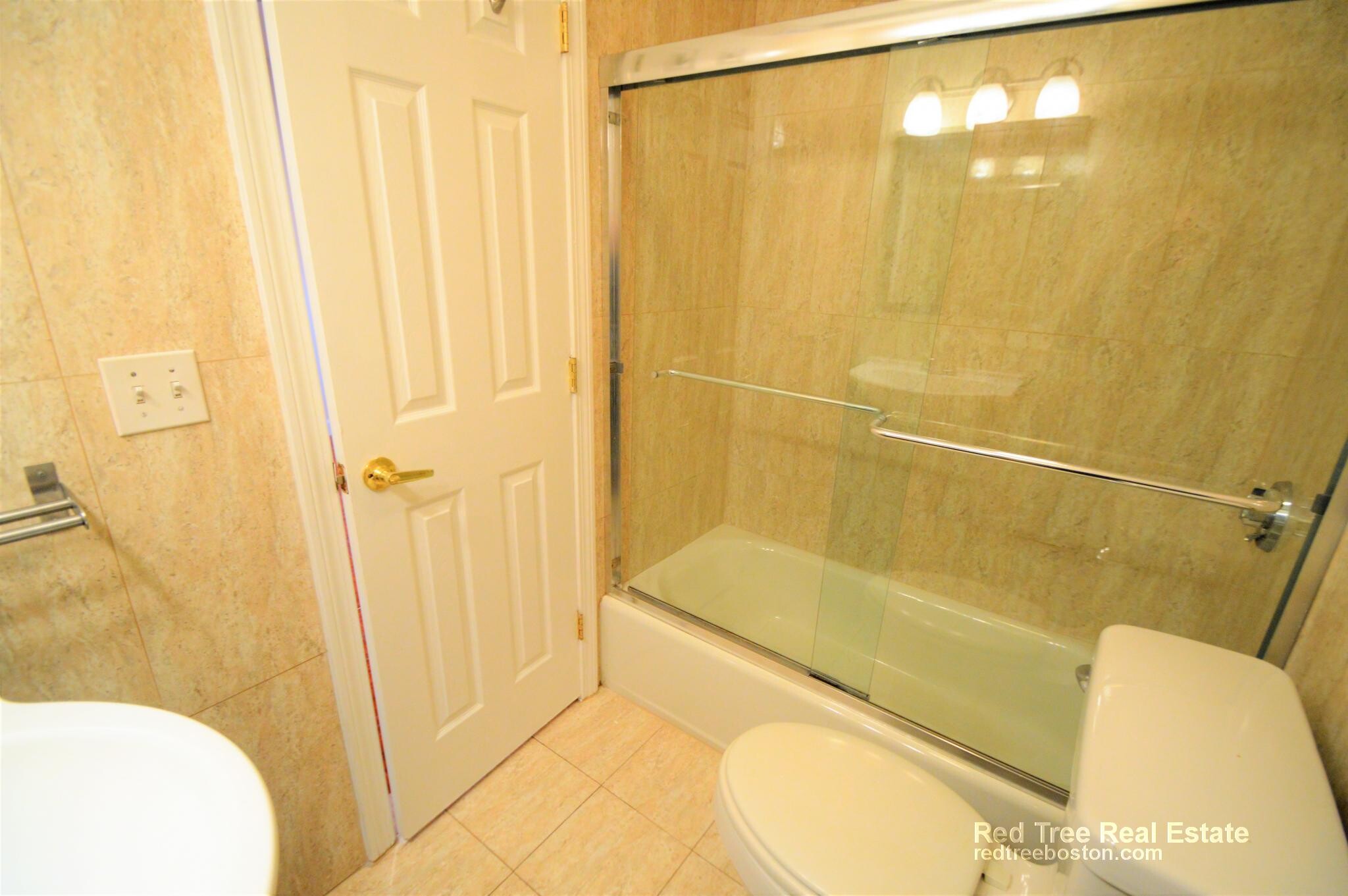 Building Photo - 73 Thatcher St