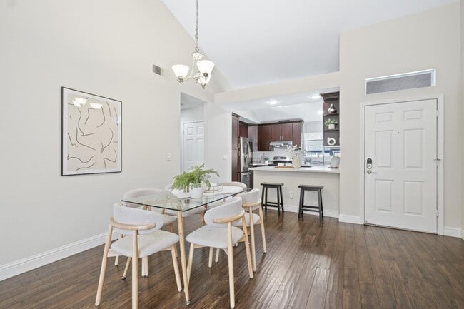 Building Photo - 1735 Parkview Green Cir