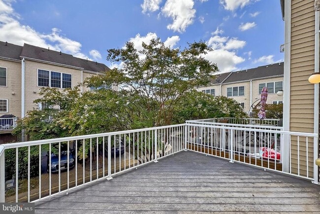 Building Photo - 42627 Homefront Terrace