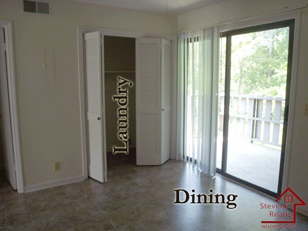 Building Photo - 404 Oriole Dr
