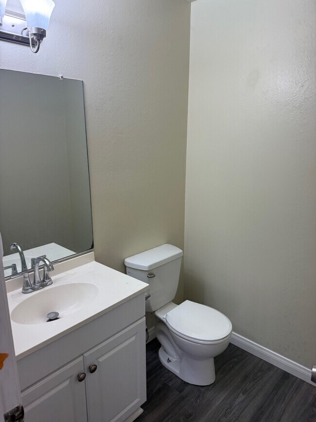 Building Photo - 440 W Santa Barbara St